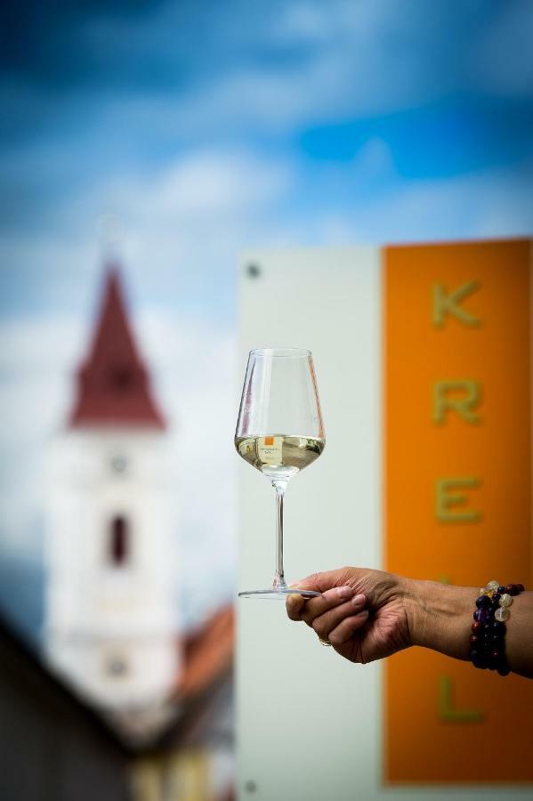 Отель Weingut Familie Krell Mitterretzbach Экстерьер фото